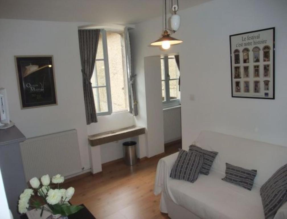 Le P'Tit Relai Bed & Breakfast Montbozon ภายนอก รูปภาพ